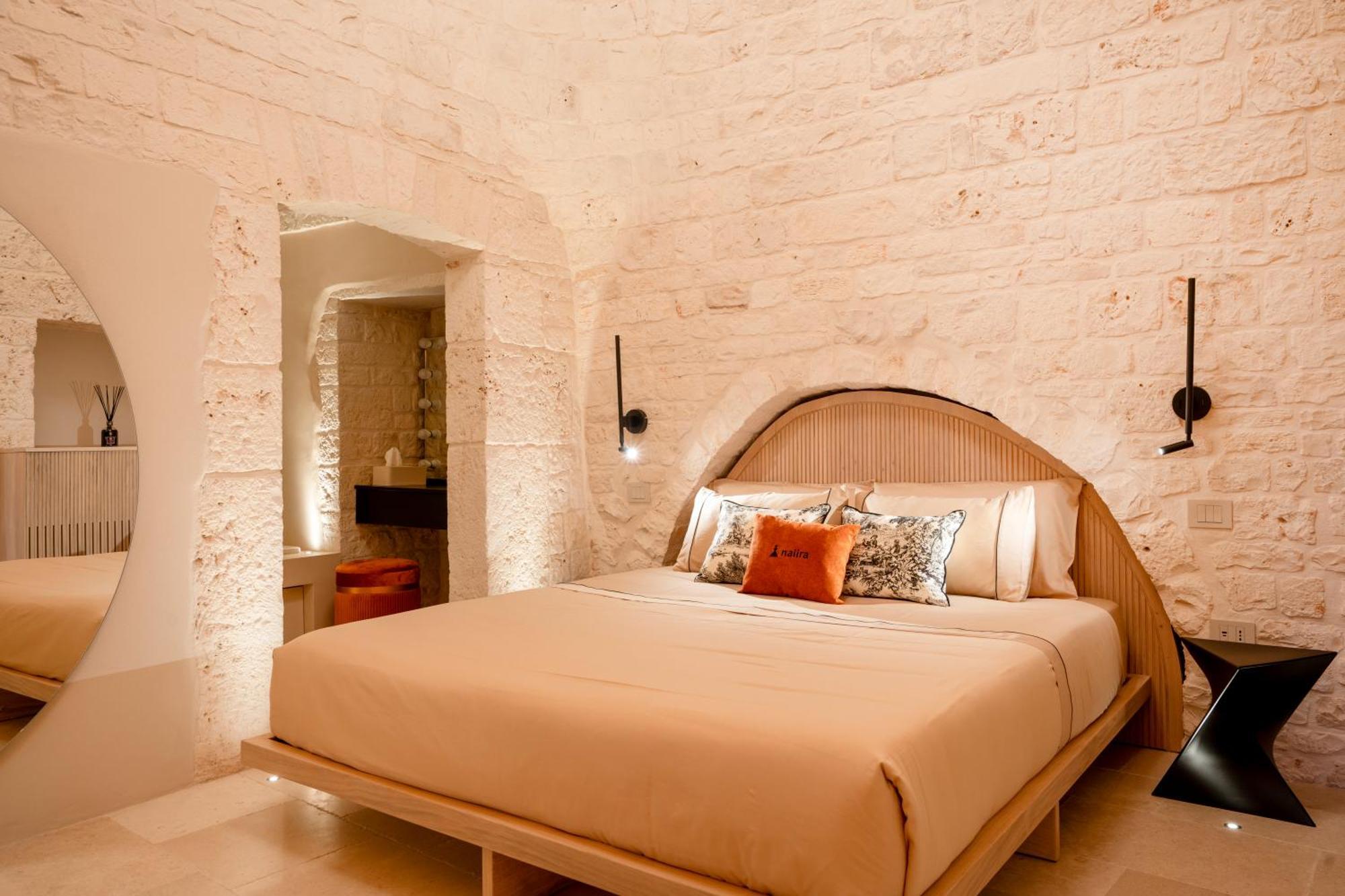 Naiira Luxury Trullo - Jacuzzi And Patio Apartment Alberobello Exterior photo