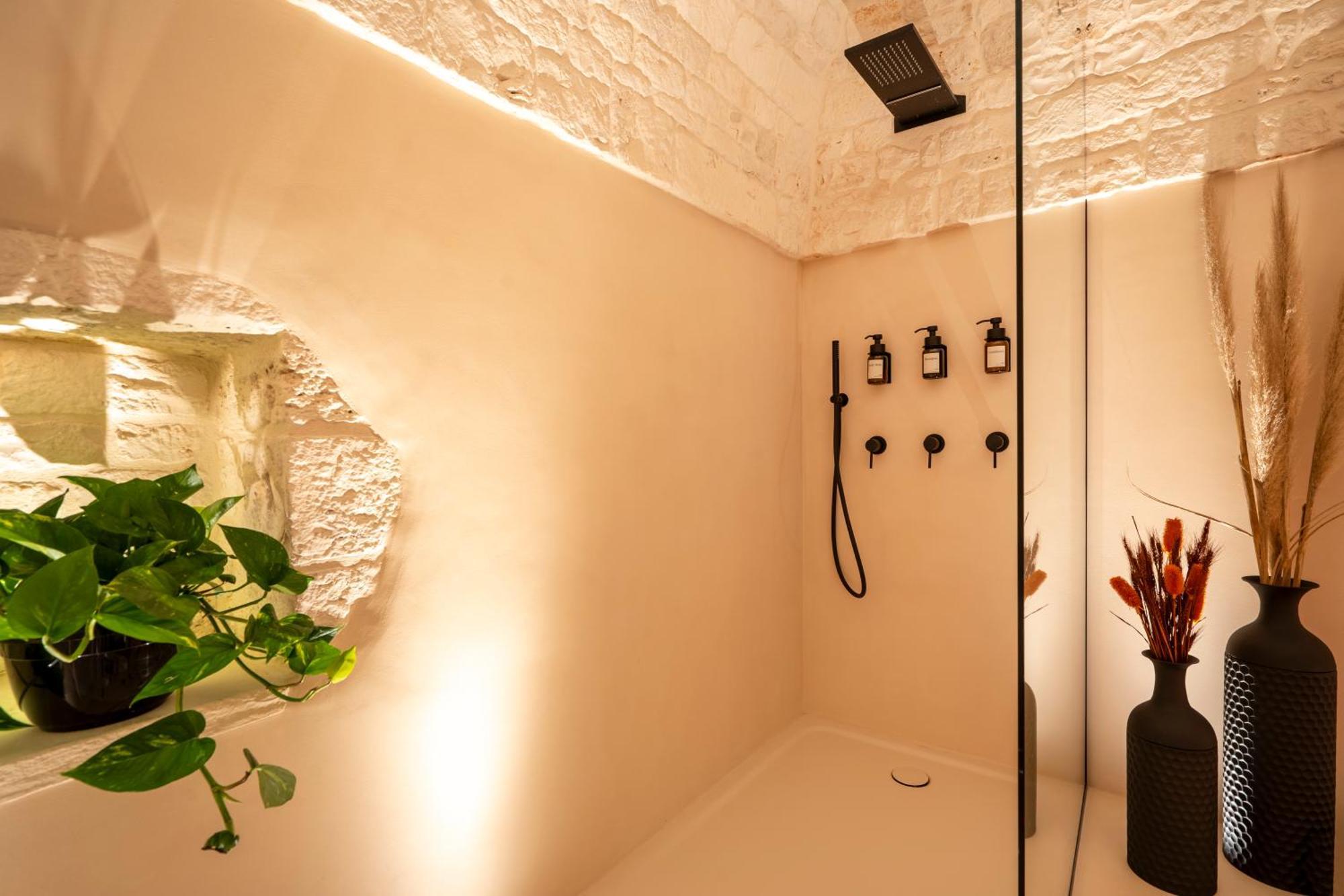 Naiira Luxury Trullo - Jacuzzi And Patio Apartment Alberobello Exterior photo