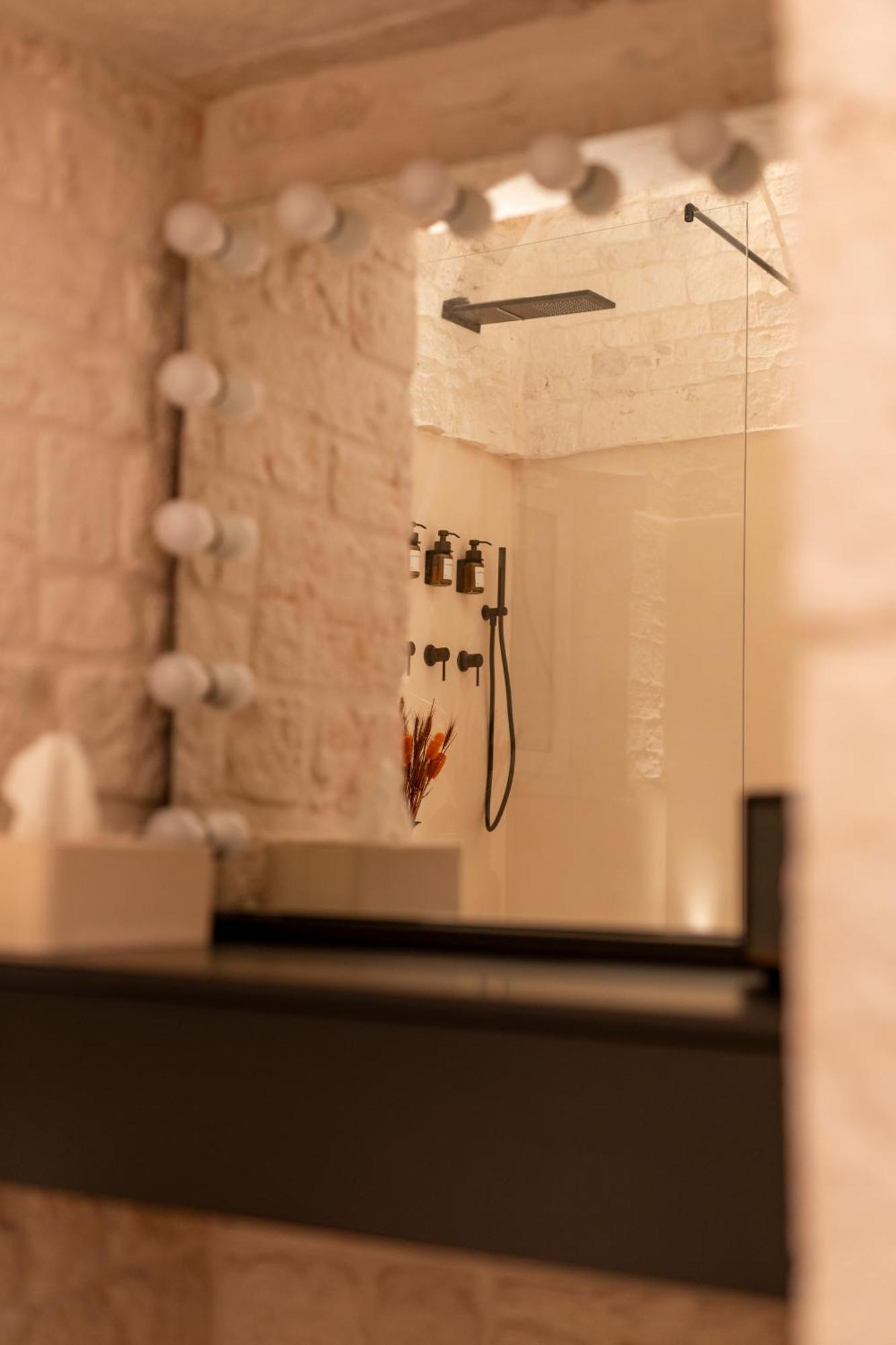 Naiira Luxury Trullo - Jacuzzi And Patio Apartment Alberobello Exterior photo