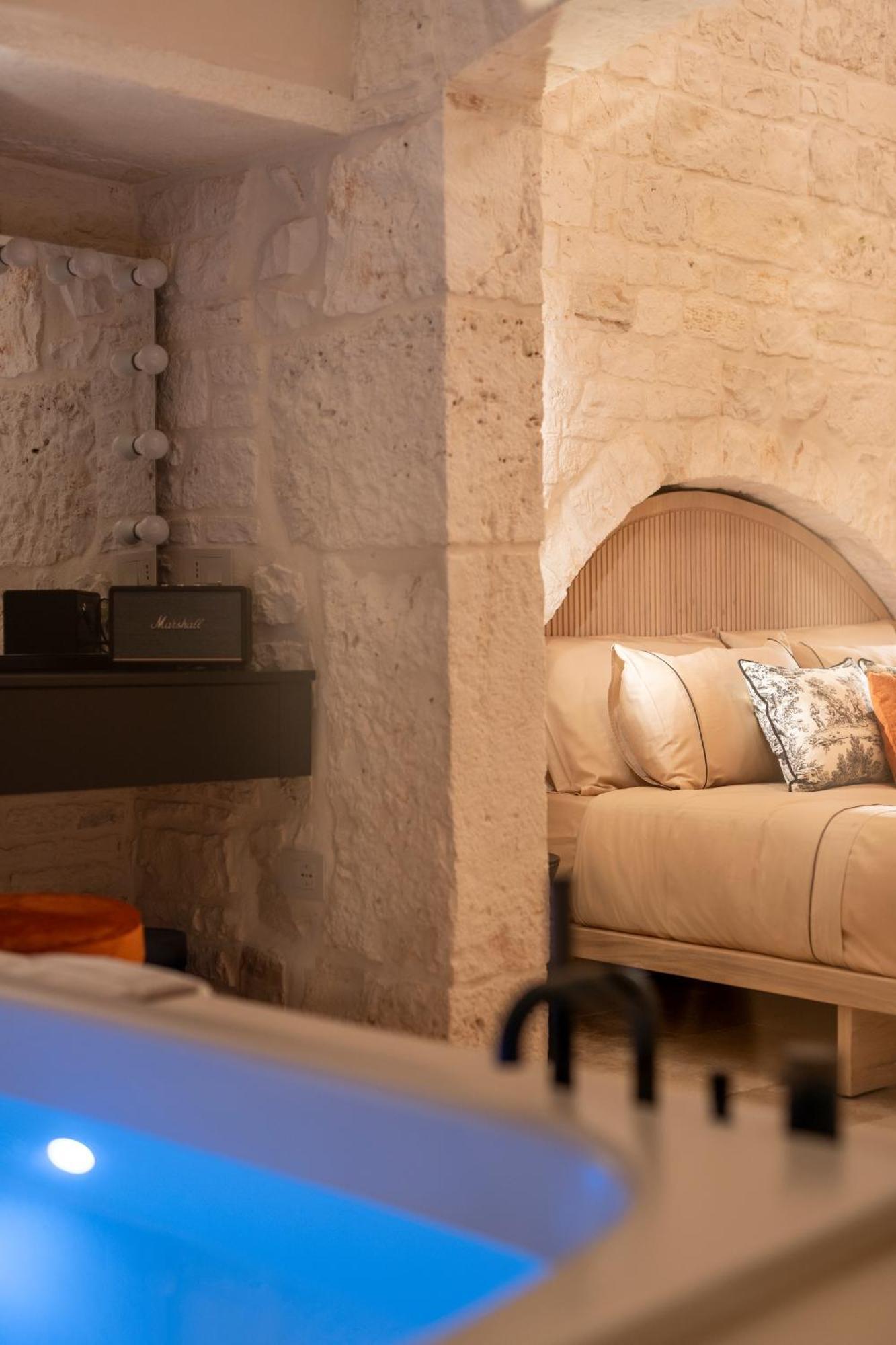 Naiira Luxury Trullo - Jacuzzi And Patio Apartment Alberobello Exterior photo