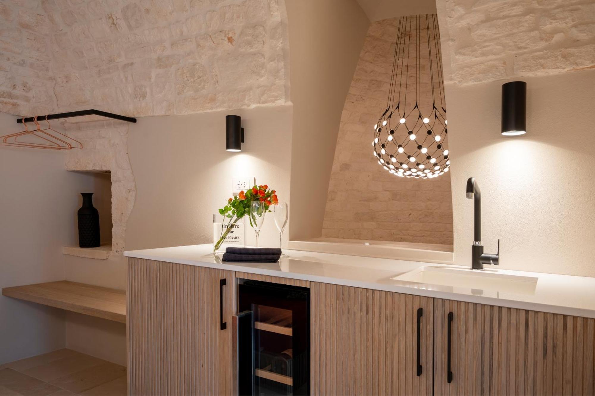 Naiira Luxury Trullo - Jacuzzi And Patio Apartment Alberobello Exterior photo