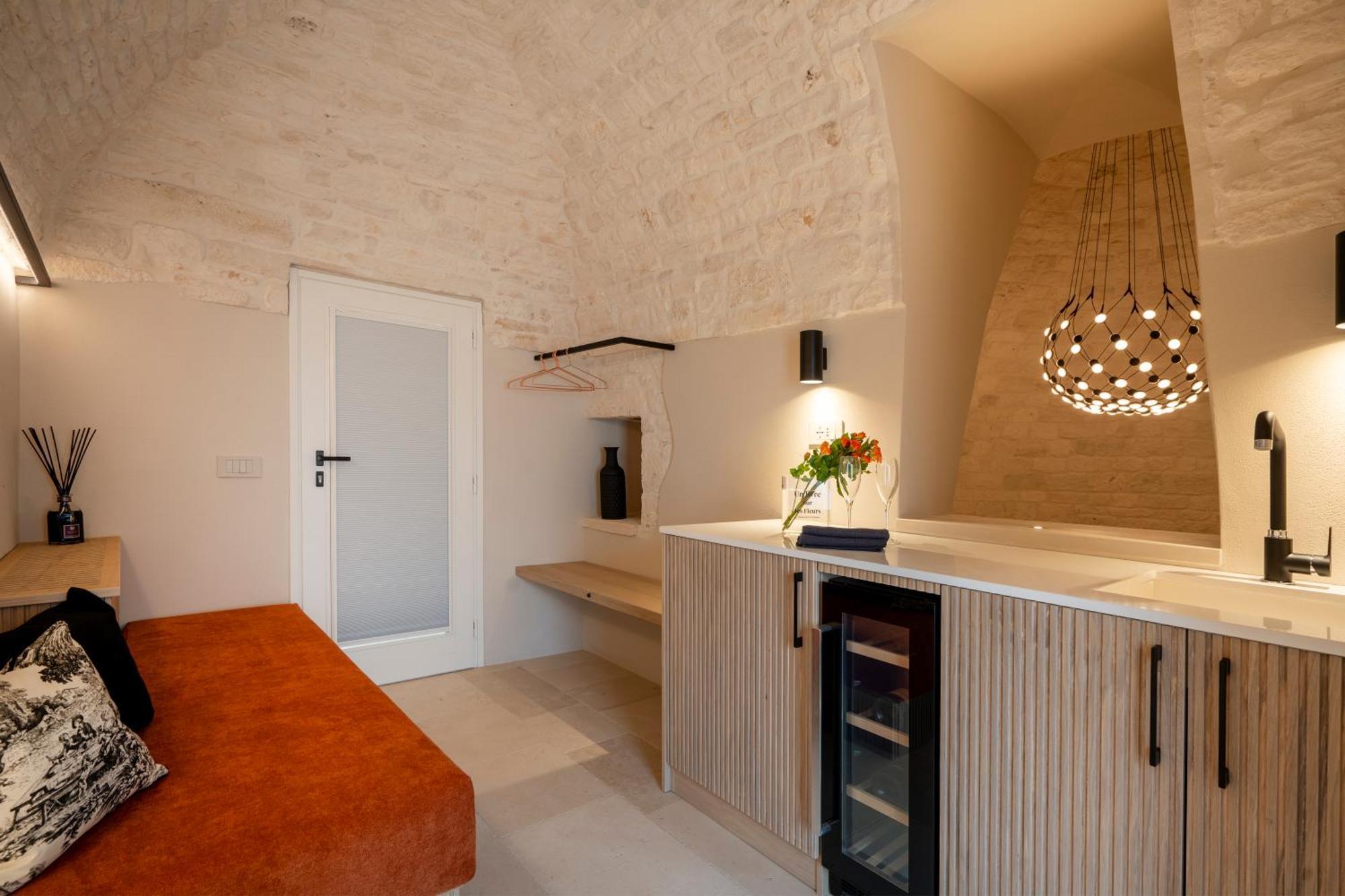 Naiira Luxury Trullo - Jacuzzi And Patio Apartment Alberobello Exterior photo