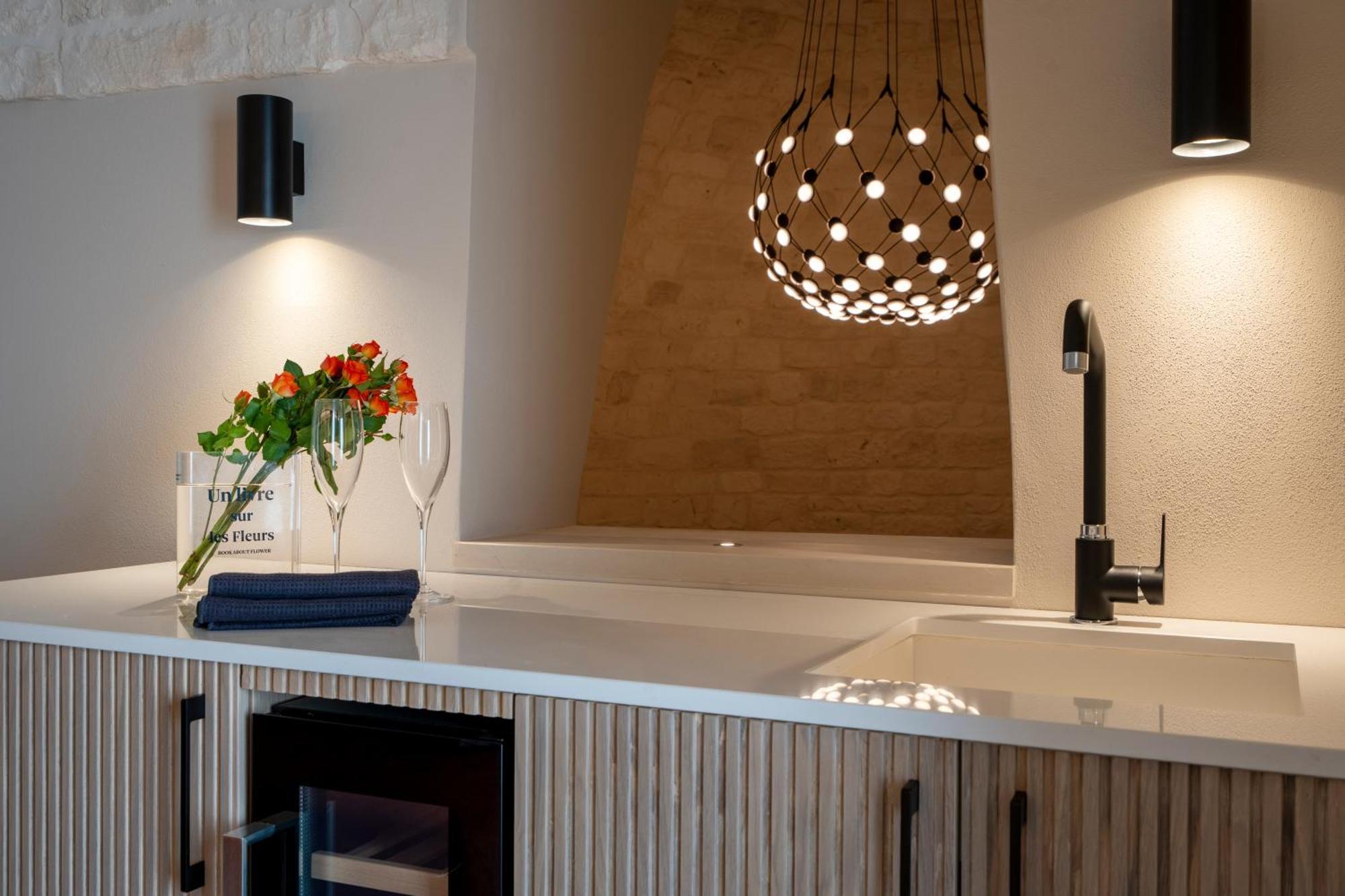 Naiira Luxury Trullo - Jacuzzi And Patio Apartment Alberobello Exterior photo