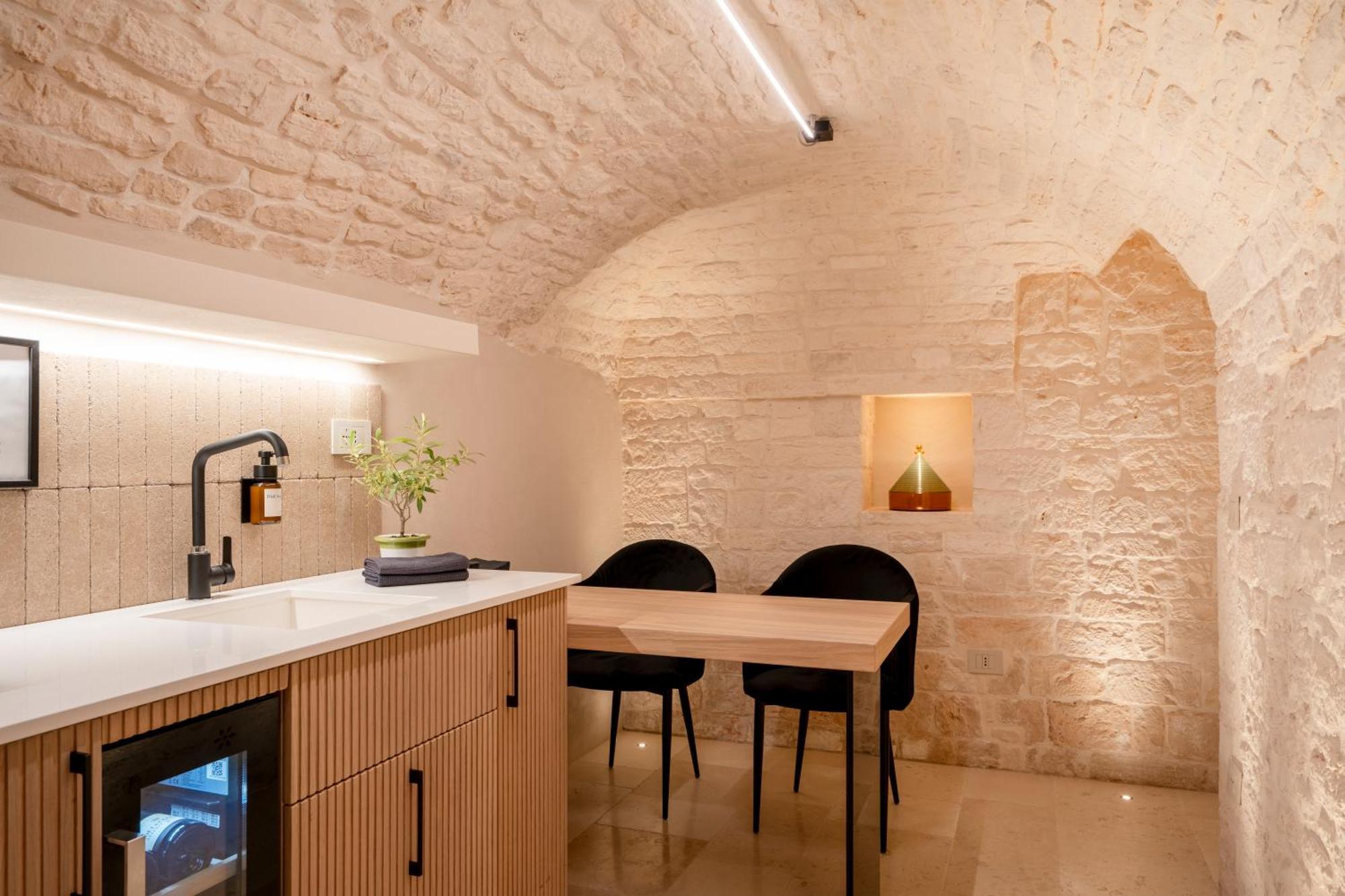 Naiira Luxury Trullo - Jacuzzi And Patio Apartment Alberobello Exterior photo