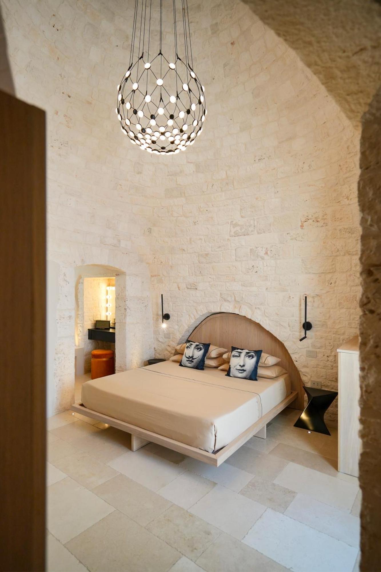Naiira Luxury Trullo - Jacuzzi And Patio Apartment Alberobello Exterior photo
